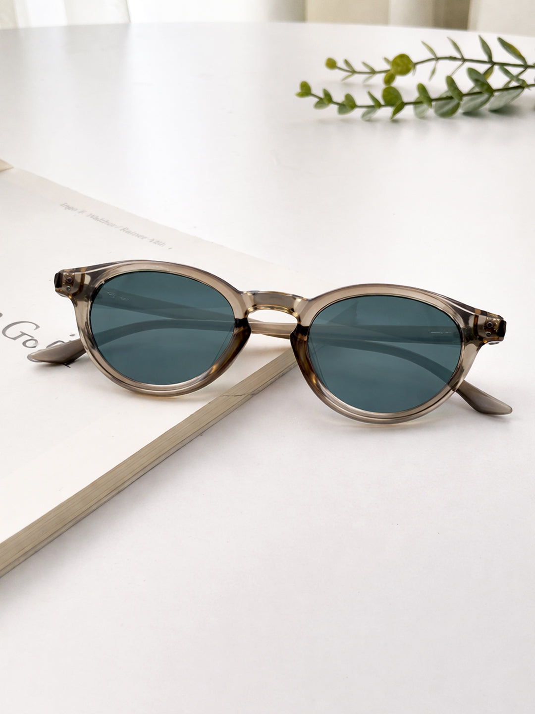 Elite Collection | Everyday Lifestyle Sunglasses for Fashion Enthusiasts EC361GRY