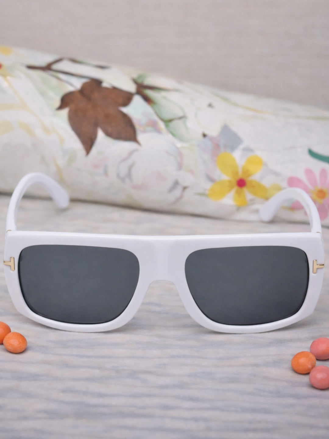 Lightweight Fashion Sunglasses for Kids with UV Protection for Daily Outdoor Wear KD206WH