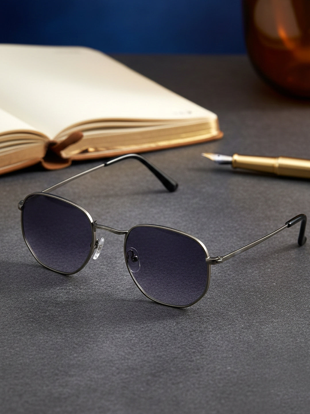 Elite Collection | Elegant Unisex Sunglasses for Modern Fashion Lovers EC323PR