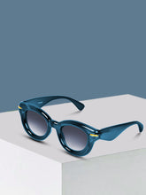 Celebrity Blue Oval Plastic Sunglasses For Women CLSN25-87017-05