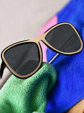 Celebrity Black Polycarbonate Frame With Black UV Protected Lens Oversized Sunglasses for Women_438-BK