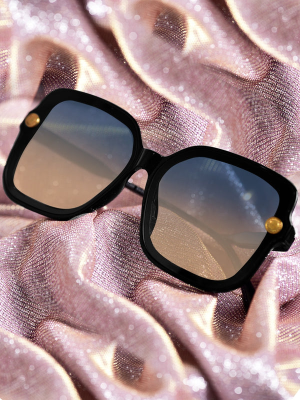 Celebrity Black Polycarbonate Frame With Grey UV Protected Lens Oversized Sunglasses for Women_6948-BK