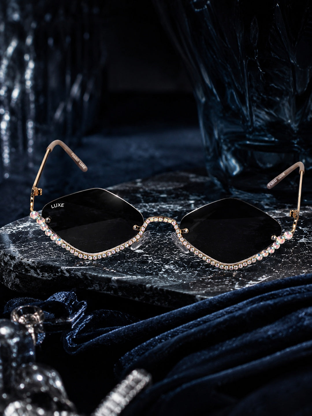 Celebrity Black Gold-Toned Metal Rimless UV Protected  Diamond Wave Sunglasses For Women CL158BK