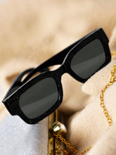 Celebrity Black Polycarbonate Frame With Black UV Protected Lens Browline Sunglasses for Unisex_LH103-BK