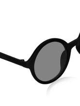 Celebrity Black Oval Plastic Sunglasses For Men CLSN25-11910-01